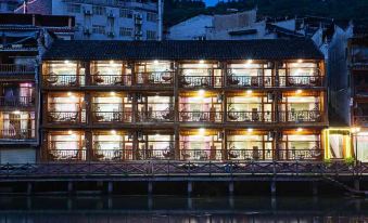 Riverside Riverview Inn - Housity