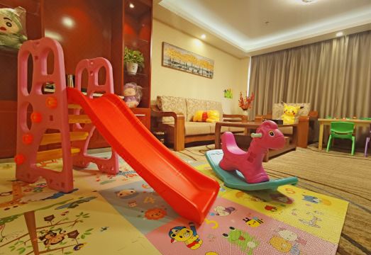 Huachen Hotel Hotel Overview