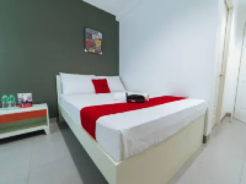 RedDoorz Plus @ Roxas Street Davao Hotels in Davao City