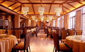 Mulan Caoyuan Holiday Hotel - Housity