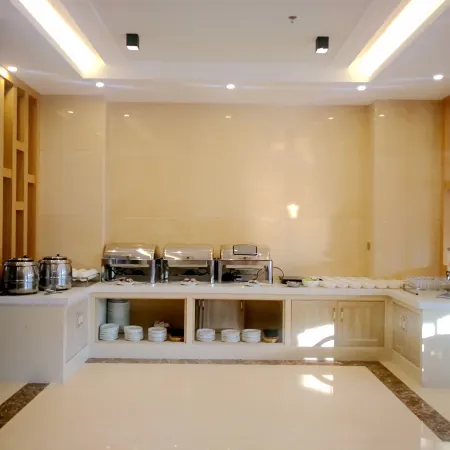 Jinhui Hotel (Dongxing Municipal Government Branch)