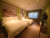 Super 8 Hotel (Yinchuan Gulou Pedestrian Street store) Hotels in Yinchuan