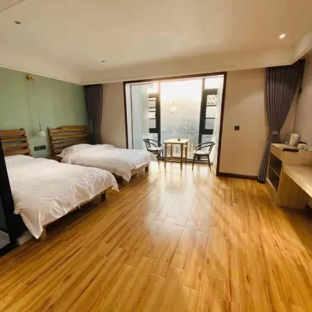 Huangchuan Zhuyun Xuju Hot Spring Homestay