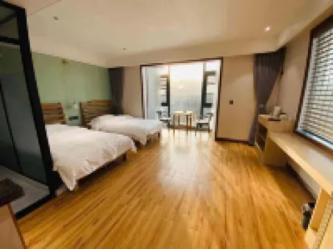 Huangchuan Zhuyun Xuju Hot Spring Homestay