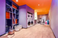 Chonpines Hotel (Chongqing Jiefangbei Pedestrian Street Hongyadong Branch)