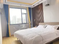 Jingmen Gelv Hotel - parking
