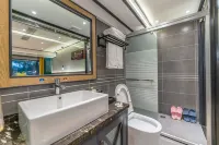 Hongcun Mijing Lane · Designer Art Guesthouse (Village Center Yuezhao Branch) - romantici
