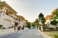 LIVERTON Party Villa