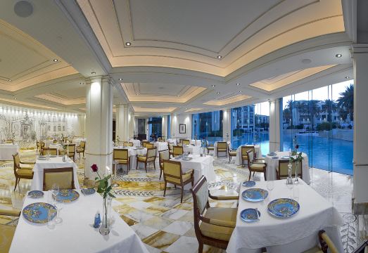 3. 팔라초 베르사체..