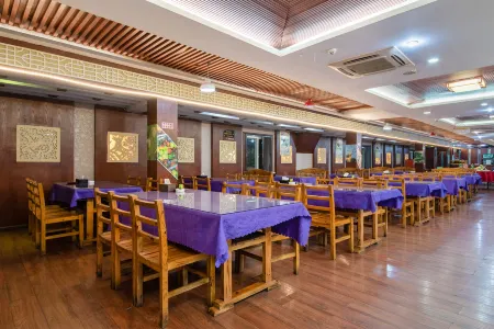 Junbo Hotel Отели в г. Чусион