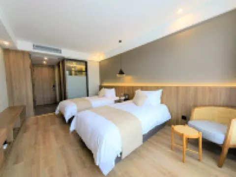 Yixing Lingquan Valley Holiday Hotel