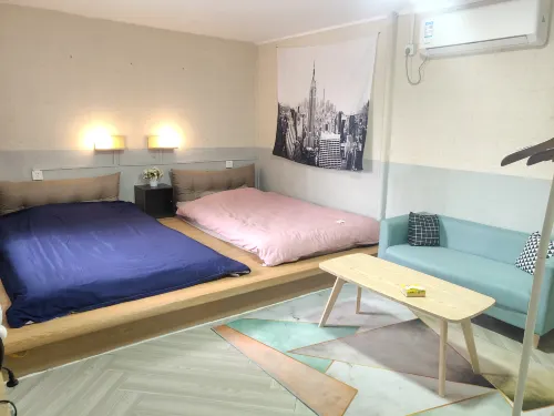 Xiaolingjie Youth Apartment (Park Front Subway Station Branch)