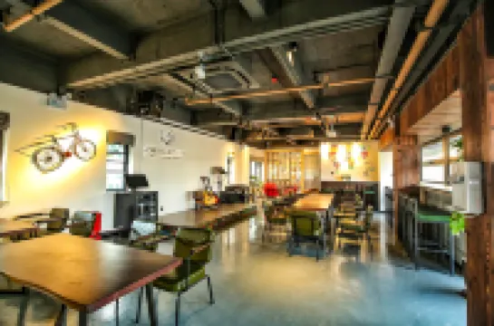 Hangzhou Wulin International City Camp (West Lake Wulin Gate Subway Station Store)