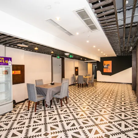 Yunyang Jiangjin Hotel