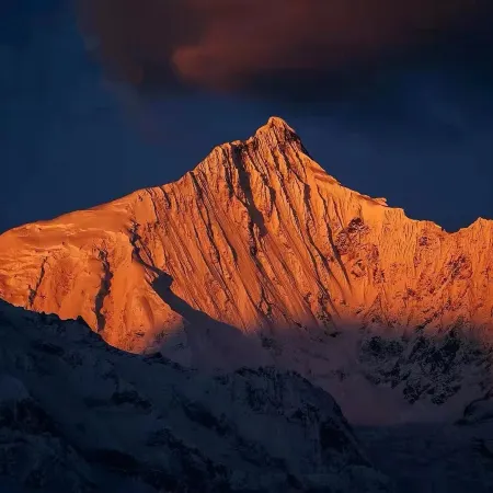 Mainri Snow Mountain Hotel