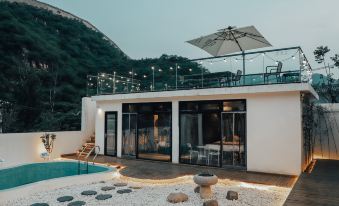 Me Town Great Wall landscape