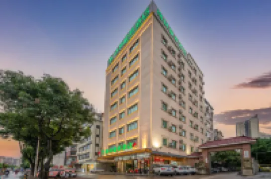 GreenTree Inn (RT mart, Yulin Convention and Exhibition Center)