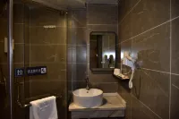 7Days Inn Chain Hotel (Pengshui County Penghu Garden)