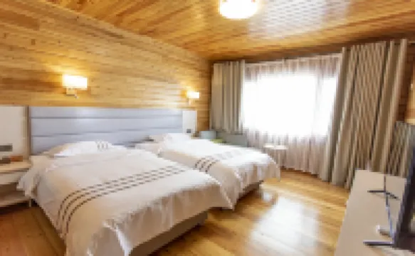 Qitai Jiangbulake Hotel