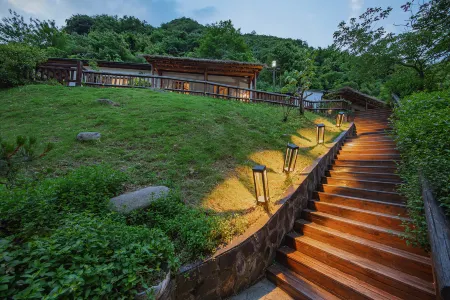 Anji dust-free night (former dust-free valley longtan mountain residence)