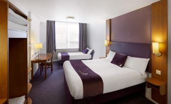 Premier Inn London Heathrow Airport T2 & T3 - Bath Road