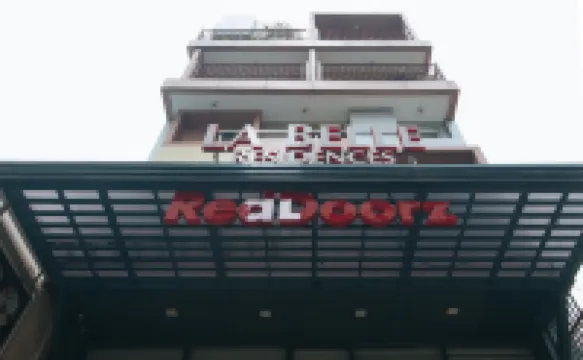 RedDoorz Plus @ La Belle Residences Makati City