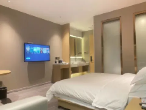 Lim Hotel (Baoshi Park Branch)