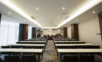 Deyang Golden Carlley Hotel