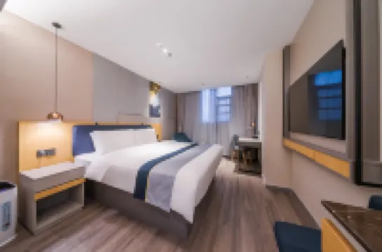 Homeinn Selected Hotel (Chaozhou Ancient City Paifang Street) Hotels near Jiadi Lane