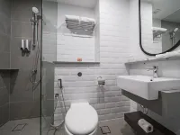 Travelodge Kuala Lumpur City Centre プタリン通り周辺のホテル