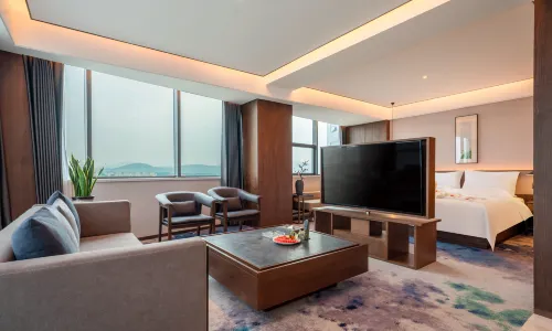 World Hotel (Linyi Pingyi )