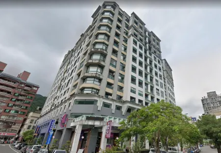 HELU B&B Отели рядом с достопримечательностью «Jiaoxi Kilin Hot Spring»