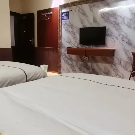 Huitong Jiangdu Theme Hotel
