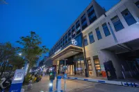 Starway Hotel (Shenzhen Bao'an International Convention and Exhibition Center) Hotels in Shenzhen