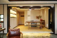 The Moonlit  Mountain  Ceramic Homestay in JingDe Zhen Hotels in Jingdezhen