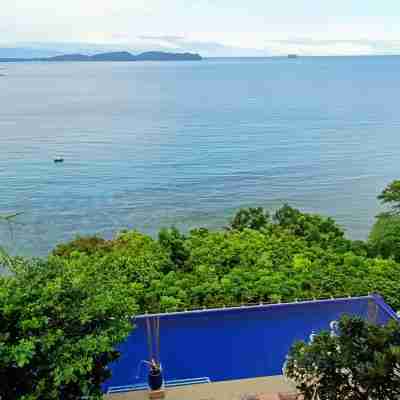 Vivere Azure Resort Hotel Exterior