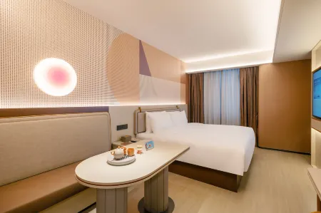 Orange Hotel (Dongguan Xiping Subway Station Hotel)
