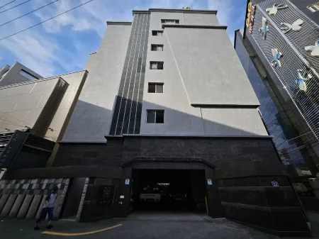 Hotel Emok