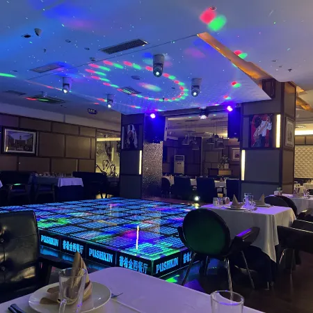 New Mark Hotel Suifen River