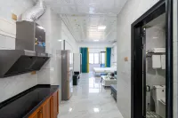 Tihua Starry Sky Top Cinema Homestay (Golden Green European City Branch) - Kitchens