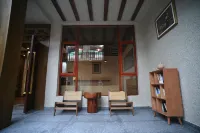 Zanya Shihua Yayuan Light Luxury Homestay (Shangri-La Bus Station Branch)