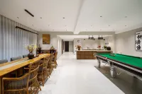 Floral Lux Hotel·Galaxy Valley Hotel
