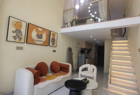 Feiyue · Luxury Loft Cinema Serviced Apartment (Nanchang Yaohu Jiangxi Normal University) Отели рядом с достопримечательностью «Jiangxi University of Science and Technology (Wuhu Campus)»