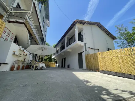 Yijian Xiaoyuan Homestay Отели в г. Пинву