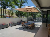 Xinkong Courtyard (Fuxian Lake Starry Town)