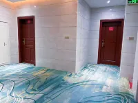 Rong'an Four Seasons Fashion Hotel