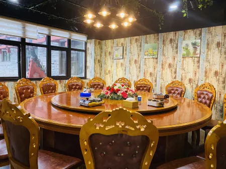 Huarui Hotel Отели рядом с достопримечательностью «Bafeng Forest Park»