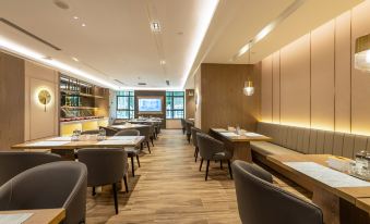 Echarm Plus Hotel(Guangzhou Yuexiu Ouzhuang Station Branch)
