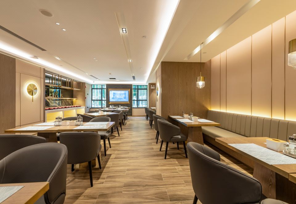 4. 이쟈무플러스 호..