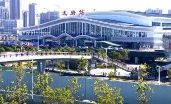 Chengyue Apartment (Longyan Railway Station Shop)